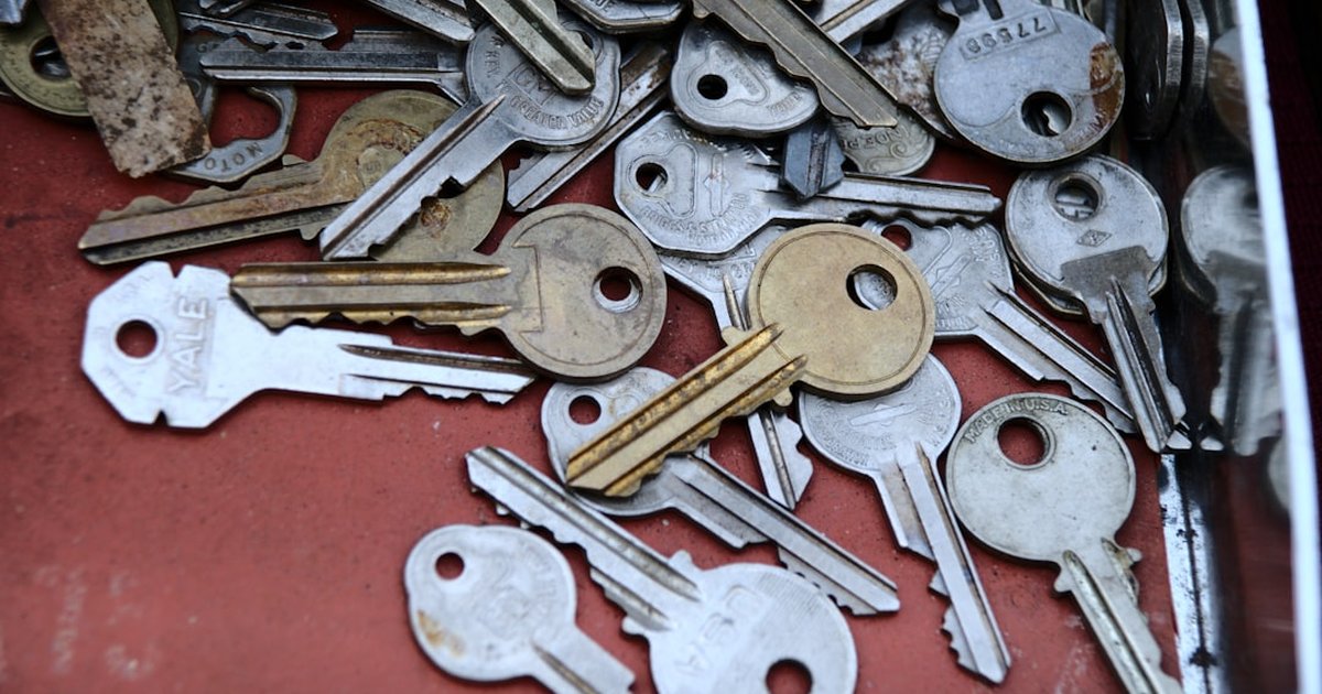 Recuperación de llaves, cerraduras y control de accesos tras desokupación: pasos y costes